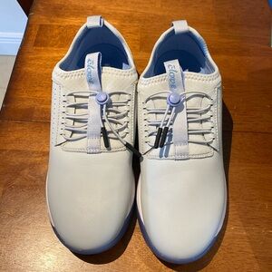 New in box grey matter 9.5 women cloves!